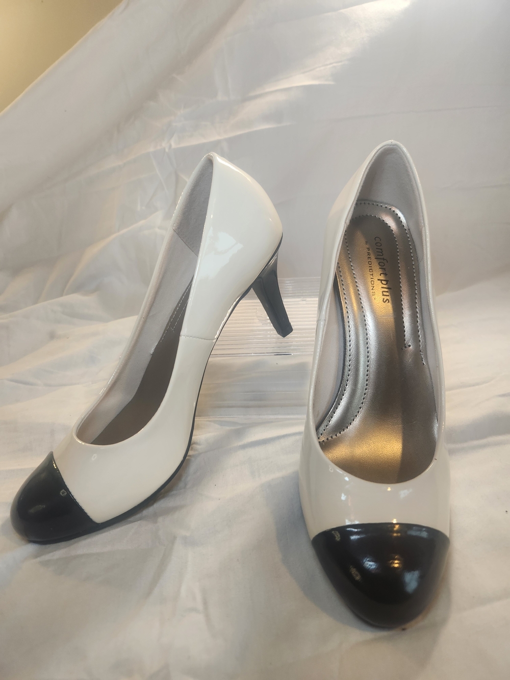Predictions Women's White Patent Pumps with Black Cap Toe 7